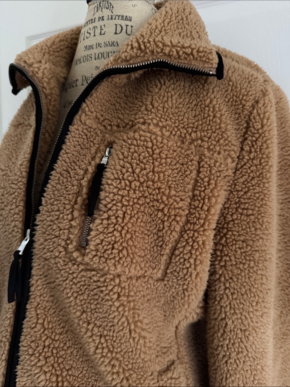 Womens Cozy Tan Fleece Jacket. Size Small